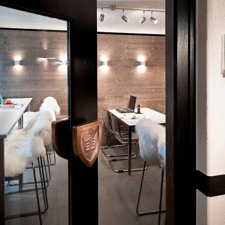 Morosani Fiftyone Hotel