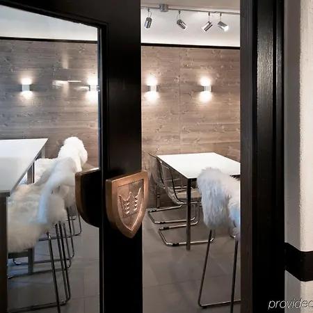 Morosani Fiftyone Hotel